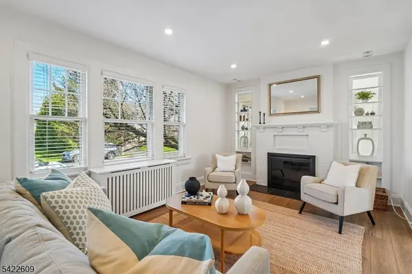 16 Fairview Ave, Summit City, NJ 07901