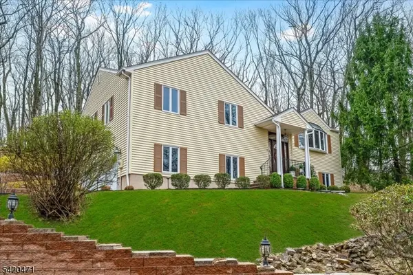 24 Lord William Penn Dr, Morris Twp., NJ 07960