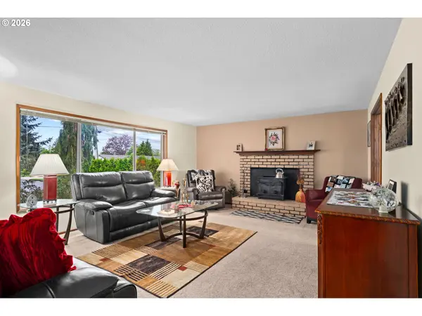 470 NW BELLA VISTA DR, Gresham, OR 97030