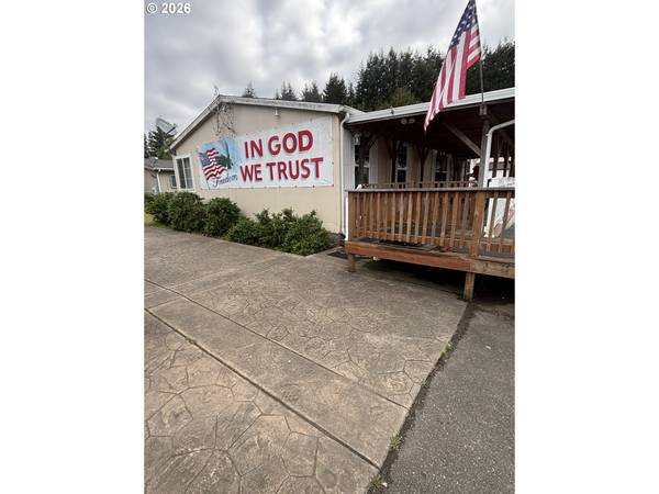 1110 N 8TH ST, Lakeside, OR 97449