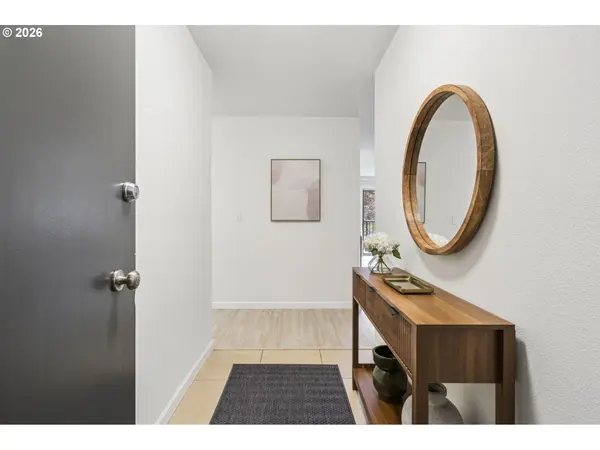 200 BURNHAM RD #303, Lake Oswego, OR 97034