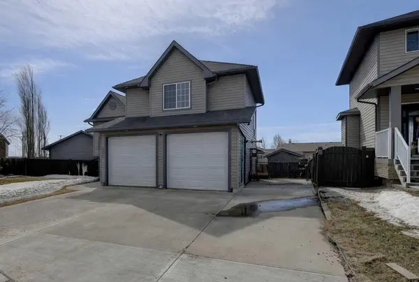 8805 114 AVE, Grande Prairie, AB T8X 0A6
