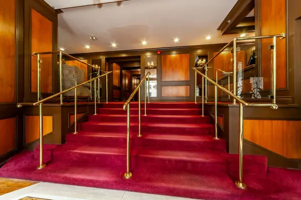 740 Eglinton AVE W #205, Toronto C04, ON M5N 1C4