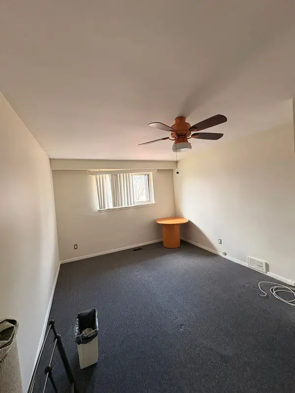 9 Syracuse CRES, Toronto E10, ON M1E 2G7