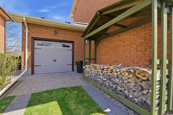 5670 Main ST, Clarington, ON L0B 1M0