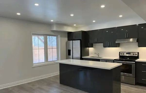 109 Auckland DR, Whitby, ON L1P 0J4