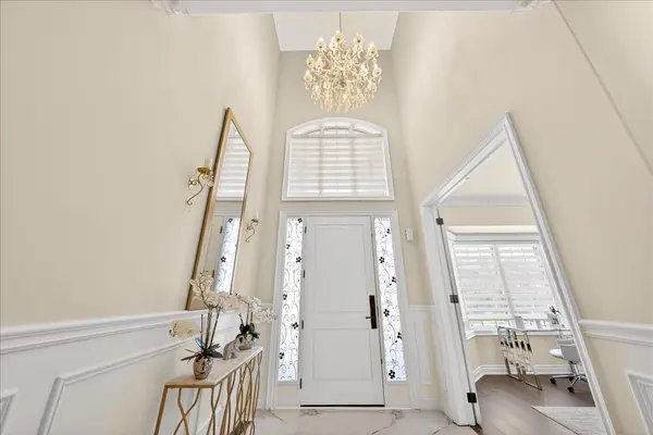 147 Lady Nadia DR, Vaughan, ON L6A 0G9