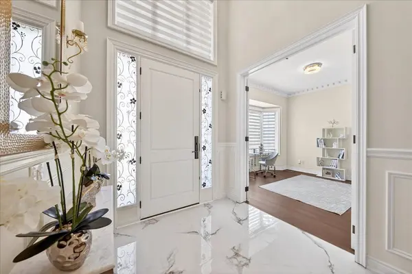 147 Lady Nadia DR, Vaughan, ON L6A 0G9