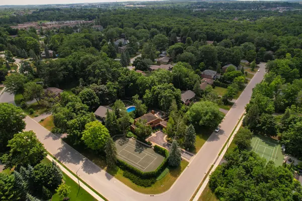 23 Royal Oak DR, Barrie, ON L4N 7S5