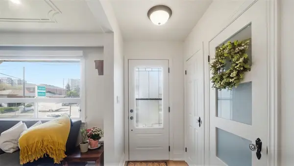 1223 Glencairn AVE, Toronto W04, ON M6B 2B6