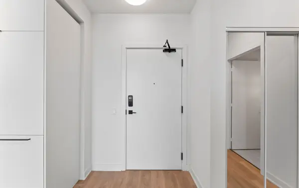 1185 Dupont ST #911, Toronto W02, ON M6H 0G5