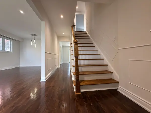 3880 Teeswater RD, Mississauga, ON L4T 3L1