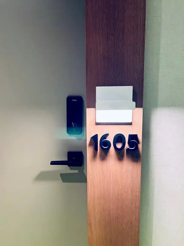 1185 Dupont ST S #1605, Toronto W02, ON M6H 0G5