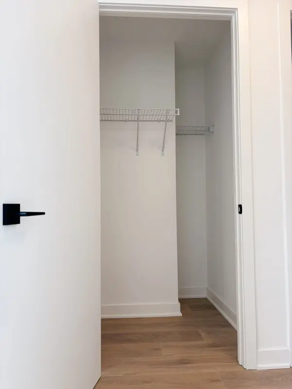 1185 Dupont ST S #1605, Toronto W02, ON M6H 0G5