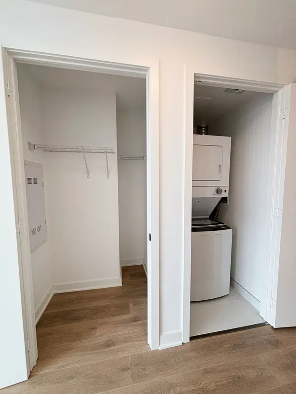 1185 Dupont ST S #1605, Toronto W02, ON M6H 0G5