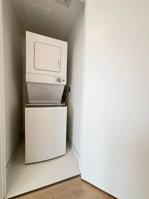 1185 Dupont ST S #1605, Toronto W02, ON M6H 0G5