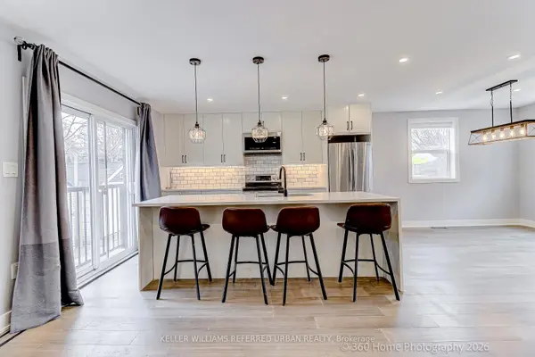 84 Foch AVE #1, Toronto W06, ON M8W 3X6