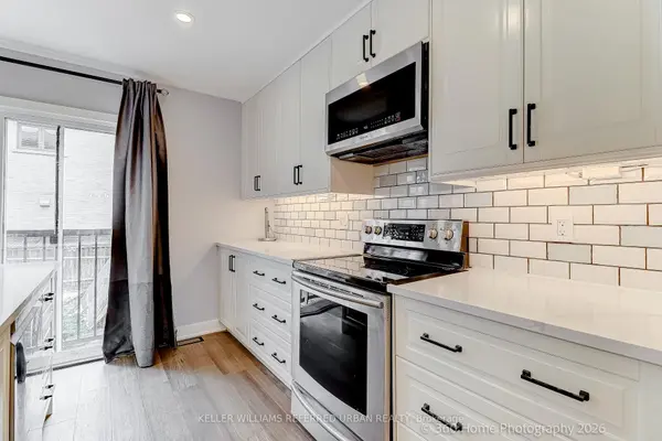 84 Foch AVE #1, Toronto W06, ON M8W 3X6