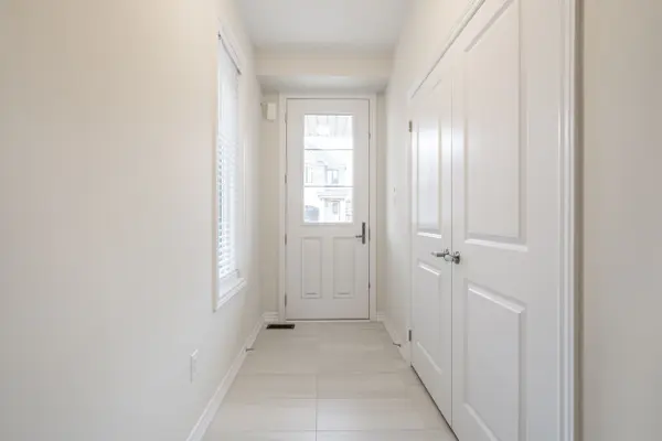 1426 Almonte DR, Burlington, ON L7P 0V8