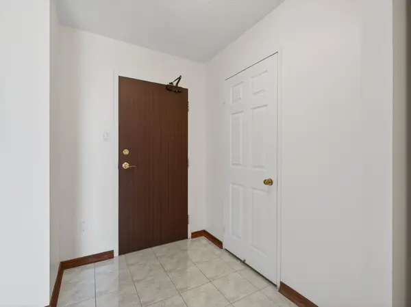 100 County Court BLVD #1201, Brampton, ON L6W 3X1