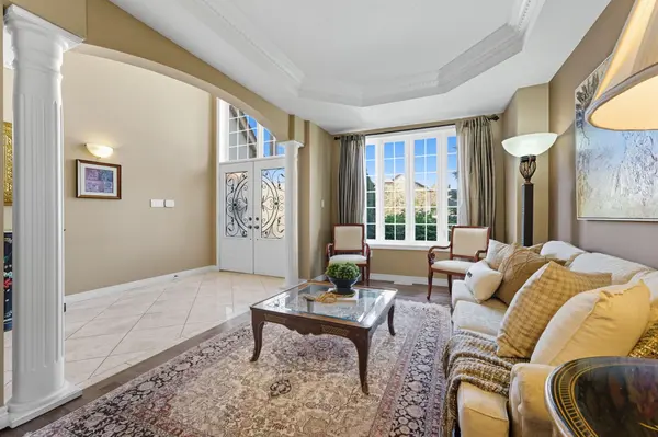 20 Lorupe CT, Hamilton, ON L9G 0C8