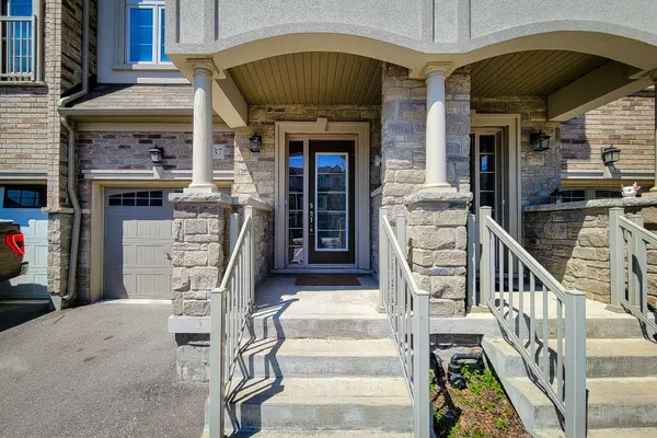 137 Borers Creek CIR, Hamilton, ON L8B 1W3