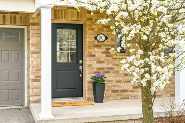 50 Scarlett Common #7, St. Catharines, ON L2P 0C4