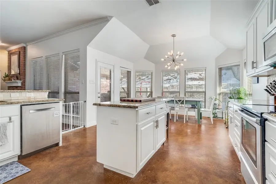 223 Carriage Drive, Willow Park, TX 76087