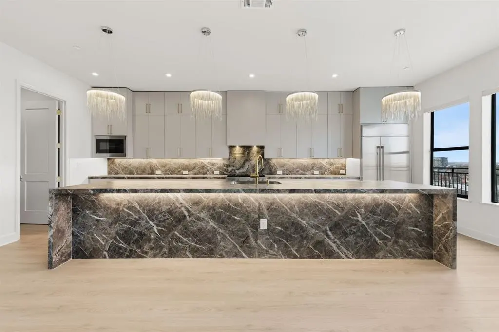 1900 S Ervay Street #608, Dallas, TX 75215