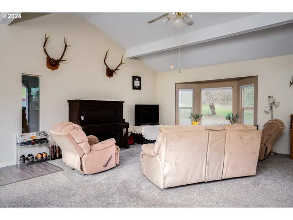 22726 CEDAR GROVE RD, Clatskanie, OR 97016