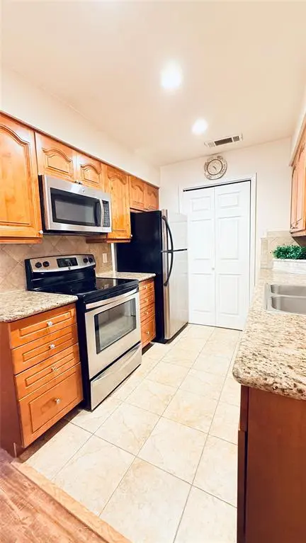 5761 Cedar Creek Drive, Benbrook, TX 76109