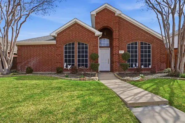 807 Kathryn Drive, Lewisville, TX 75067