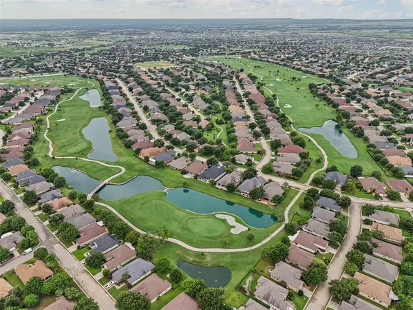 9608 Creekwood Drive, Denton, TX 76207