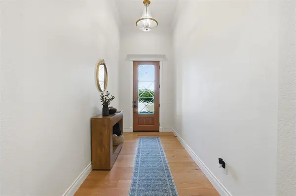 305 Glade Valley Road, Azle, TX 76020