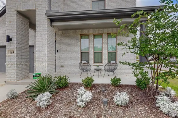 655 Southern Hills Drive, Red Oak, TX 75154