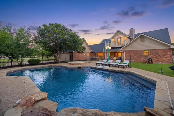 175 Oak Trail Drive, Double Oak, TX 75077