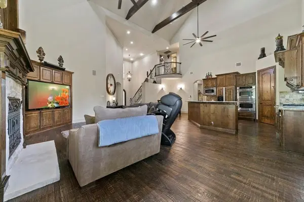 6719 Springwood Lane, Garland, TX 75044