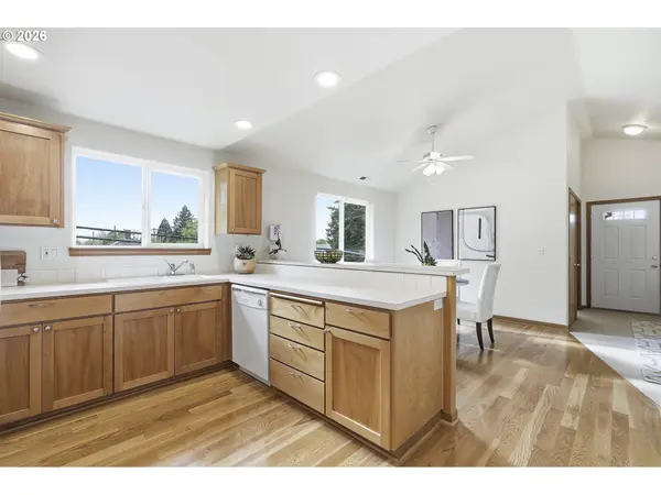 8702 NE GLISAN ST, Portland, OR 97220