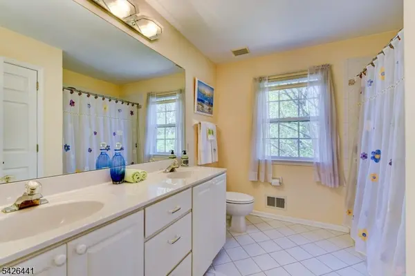 51 BERTRAN DR, Bridgewater Twp., NJ 08807