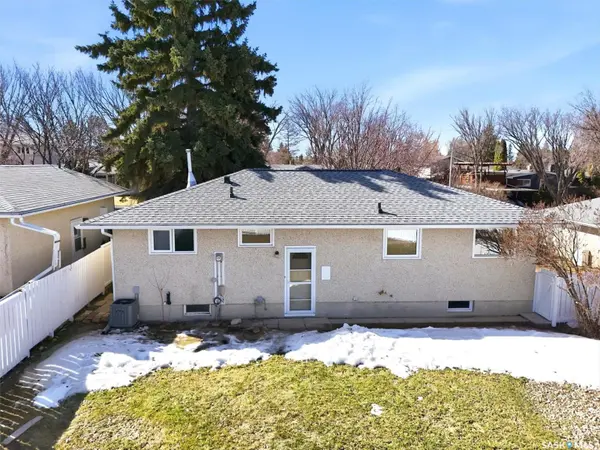 1 Sparling CRESCENT, Saskatoon, SK S7H 3M1