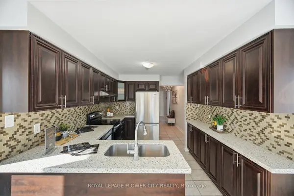 1 Donaldson DR, Brampton, ON L6Y 3G7