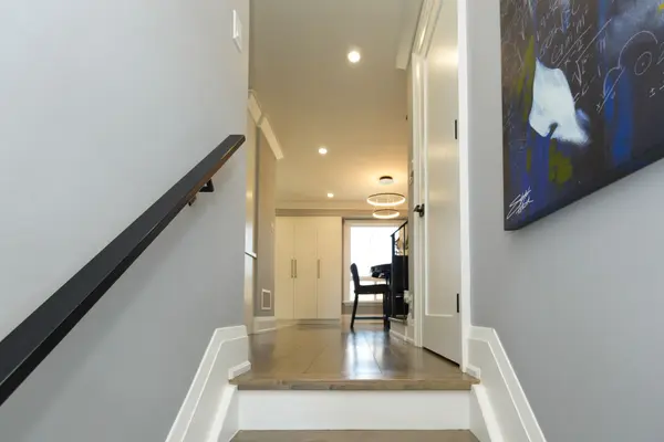 70 Courtleigh SQ, Brampton, ON L6Z 1J3