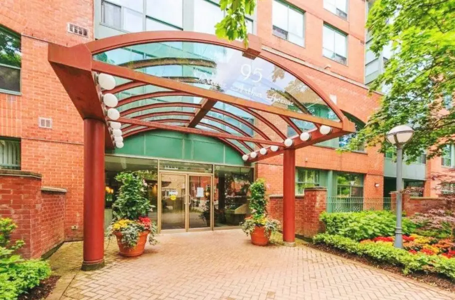 95 Prince Arthur AVE #711, Toronto C02, ON M5R 3P6