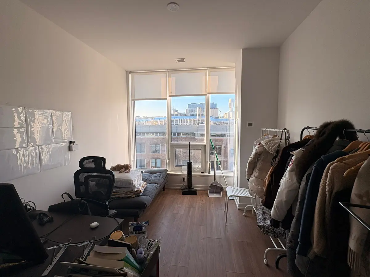 203 College ST #605, Toronto C01, ON M5T 0C8