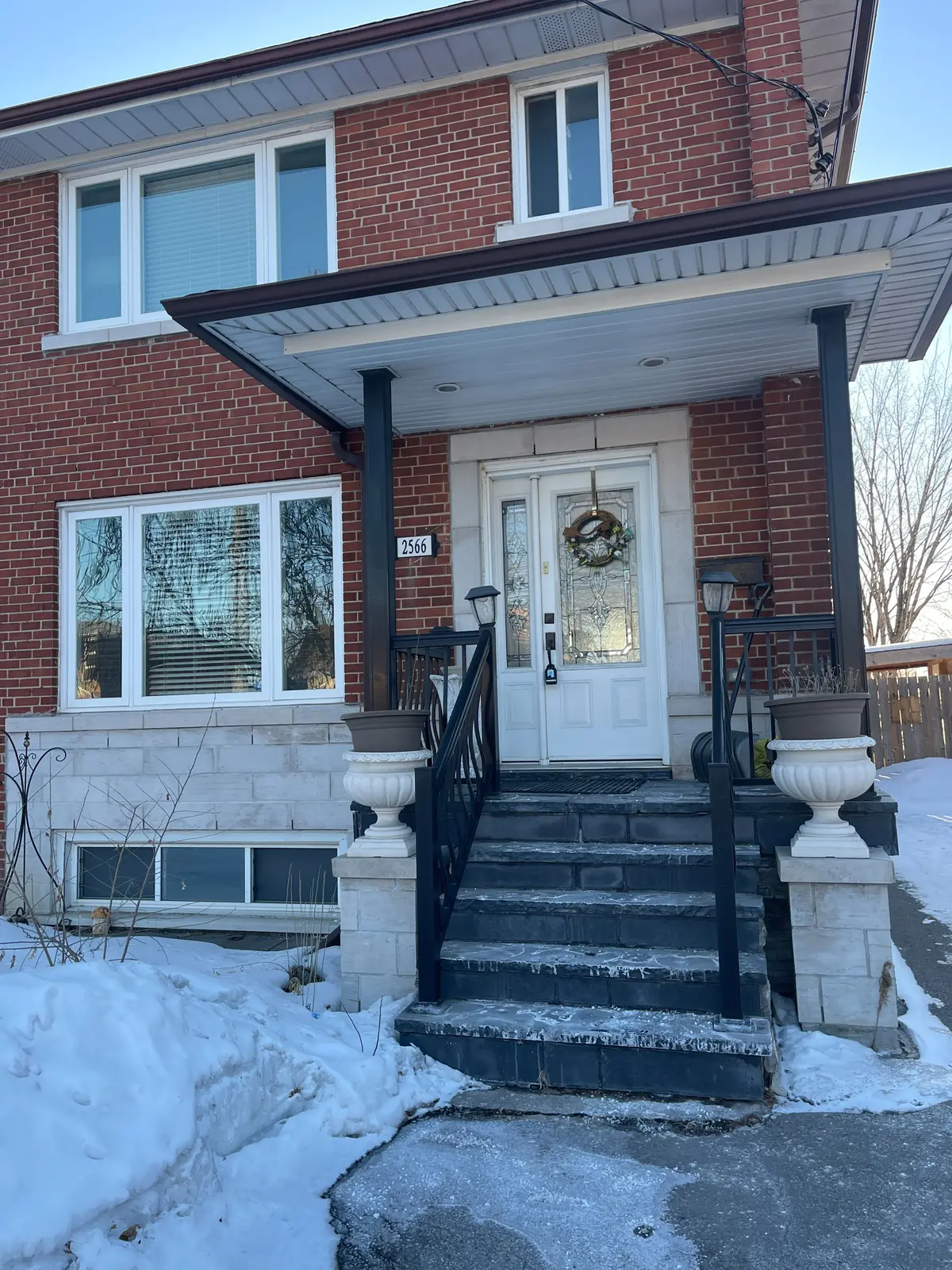 2566 Keele ST, Toronto W04, ON M6L 2N8