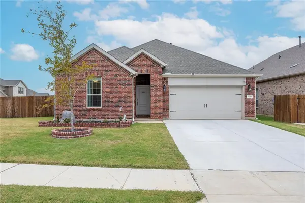 11203 Hawks Landing Drive, Aubrey, TX 76227