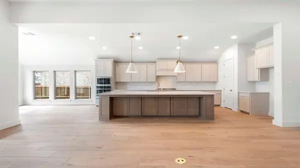 912 River Sky Road, Lavon, TX 75166