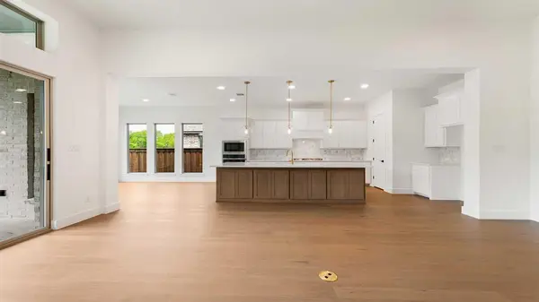 911 River Sky Road, Lavon, TX 75166