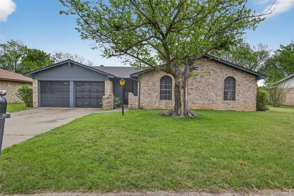 6913 Gettysburg Drive, Forest Hill, TX 76140