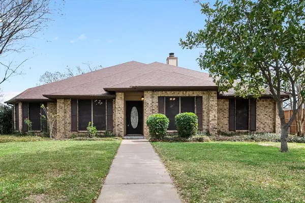 1014 Kingston Drive, Mansfield, TX 76063